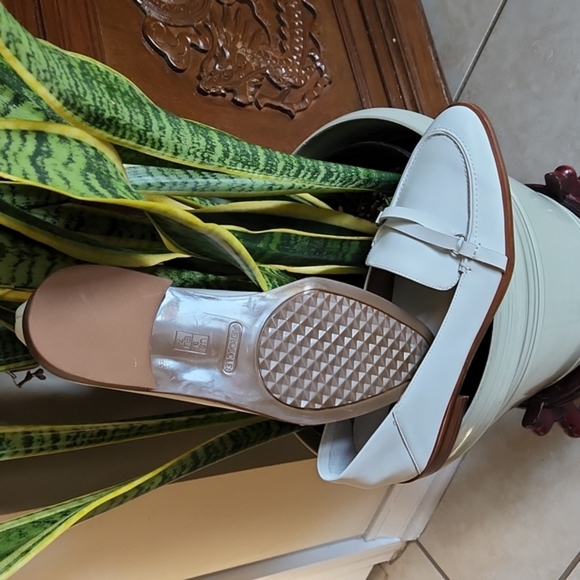 Aerosols, Women's white South East shoe leather slip on loafer shoes siz… - Picture 6 of 8